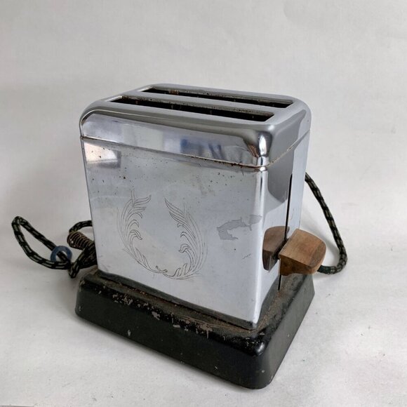 Vintage Dominion Model #1106 Chrome Silver Toaster Wooden Handles - Picture 1 of 7